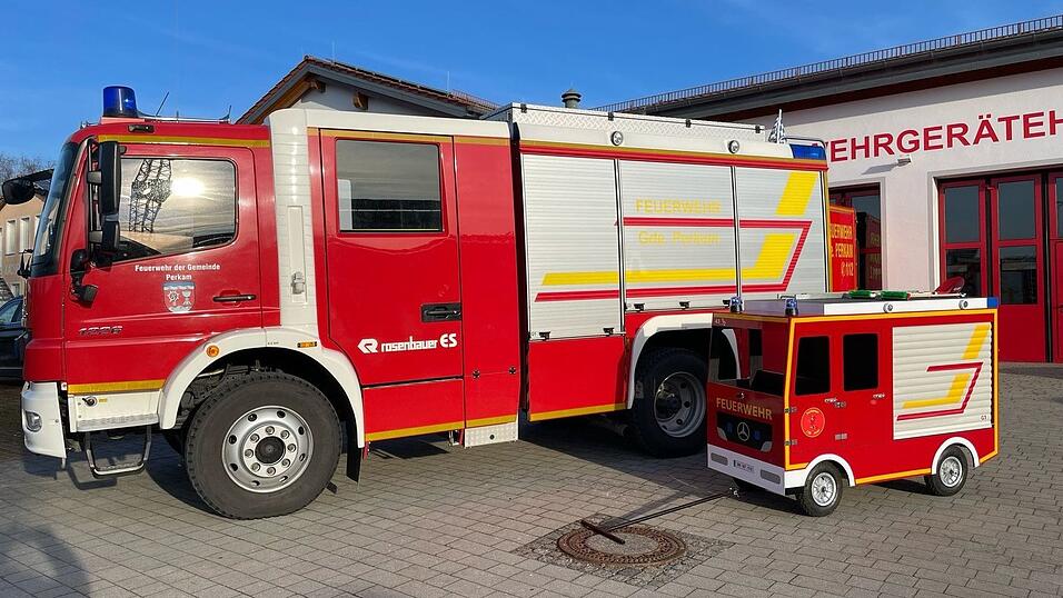 Bei dem Bau von „43 ½“ wurde auf jedes Detail geachtet, so dass es seinem großen Bruder 43.1 gleicht. Sogar die Folierung ist identisch. Bei dem Bau von „43 ½“ wurde auf jedes Detail geachtet, so dass es seinem großen Bruder 43.1 gleicht. Sogar die Folierung ist identisch.