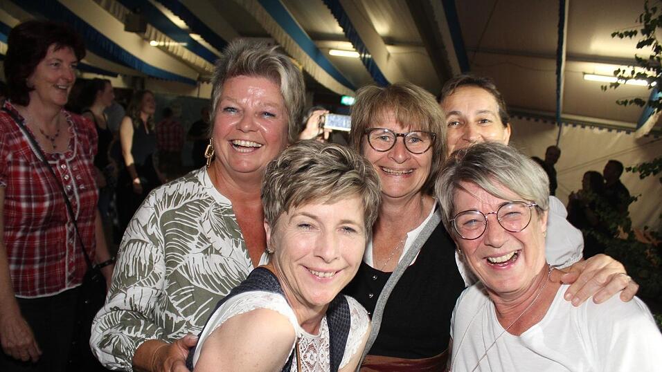 Zur Musik von Headless wurde ausgelassen gefeiert.