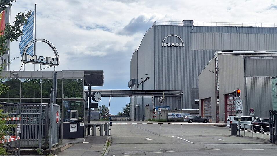 Bei MAN Energy Solutions in Deggendorf, wo man auf Reaktoren und Anlagenbau spezialisiert ist, werden bis Ende 2025 knapp 100 Stellen gestrichen. Der Standort ist laut Unternehmen aber nicht gefährdet. Bei MAN Energy Solutions in Deggendorf, wo man auf Reaktoren und Anlagenbau spezialisiert ist, werden bis Ende 2025 knapp 100 Stellen gestrichen. Der Standort ist laut Unternehmen aber nicht gefährdet.
