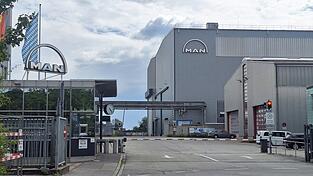 Bei MAN Energy Solutions in Deggendorf, wo man auf Reaktoren und Anlagenbau spezialisiert ist, werden bis Ende 2025 knapp 100 Stellen gestrichen. Der Standort ist laut Unternehmen aber nicht gefährdet. Bei MAN Energy Solutions in Deggendorf, wo man auf Reaktoren und Anlagenbau spezialisiert ist, werden bis Ende 2025 knapp 100 Stellen gestrichen. Der Standort ist laut Unternehmen aber nicht gefährdet.