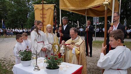 Pfarrer Stefan Wissel beim diesj&auml;hrigen Herz-Jesu-Fest. Im Oktober wird sich der beliebte Seelsorger verabschieden.