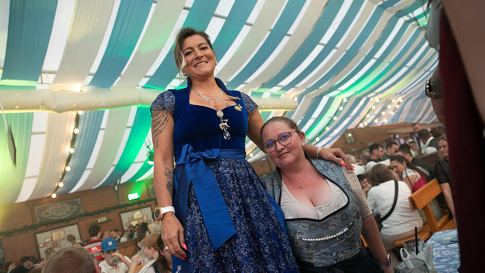 Die Partybilder vom Montag, 18. August, aus dem Festzelt Wenisch. Die Partybilder vom Montag, 18. August, aus dem Festzelt Wenisch.