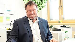 Franz Hottner ist seit diesem Schuljahr der neue Leiter der Hallertauer Mittelschule und freut sich auf die Aufgaben mit dem Kollegium.