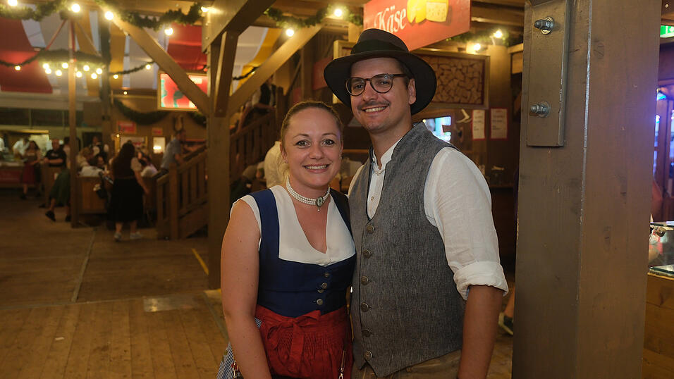 Die Partybilder vom Dienstag, 15. August 2023, aus dem Festzelt Krönner. Die Partybilder vom Dienstag, 15. August 2023, aus dem Festzelt Krönner.