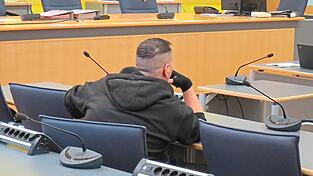 'Als ob er zurück ins BKH wollte', habe der Obdachlose immer wieder 'versucht, aggressiver zu wirken, als er ist', beschrieben ihn die Bundespolizisten vom Regensburger Hauptbahnhof.