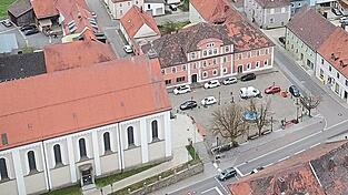 Für den Rötzer Marktplatz und was daraus werden soll, braucht es dringend neue Ideen. Für den Rötzer Marktplatz und was daraus werden soll, braucht es dringend neue Ideen.