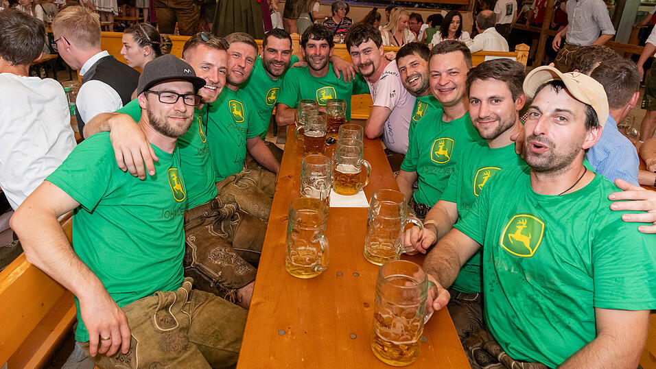 Die Partybilder vom Montag, 14. August 2023, aus dem Festzelt Nothaft. Die Partybilder vom Montag, 14. August 2023, aus dem Festzelt Nothaft.