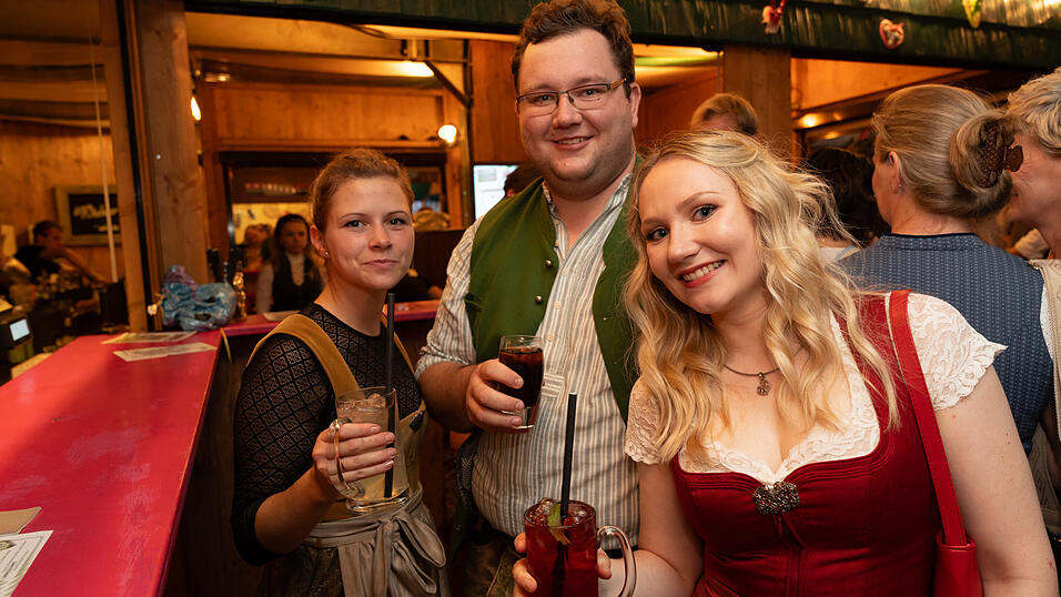 Die Partybilder vom Mittwoch, 14. August 2024, aus dem Festzelt Weckmann. Die Partybilder vom Mittwoch, 14. August 2024, aus dem Festzelt Weckmann.