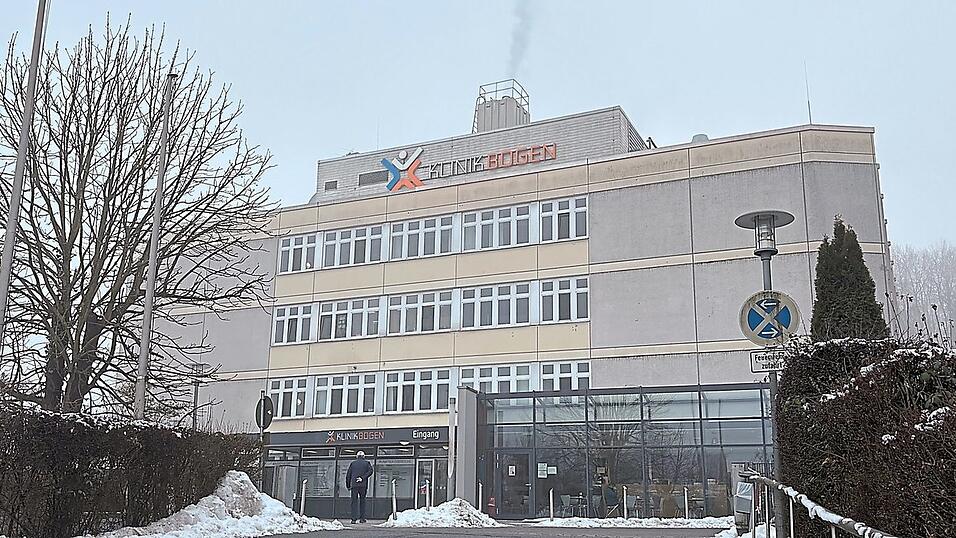 Kaum ein Thema wird im Landkreis gerade so sehr diskutiert wie dieses: Wie geht es mit der Klinik Bogen weiter? Kaum ein Thema wird im Landkreis gerade so sehr diskutiert wie dieses: Wie geht es mit der Klinik Bogen weiter?