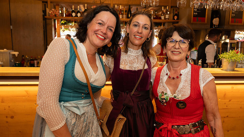 Die Partybilder vom Samstag, 19. August 2023, aus dem Festzelt Krönner. Die Partybilder vom Samstag, 19. August 2023, aus dem Festzelt Krönner.