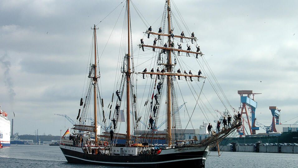 Rückkehr und Begrüßung am 24.04.2010 in Kiel Rückkehr und Begrüßung am 24.04.2010 in Kiel