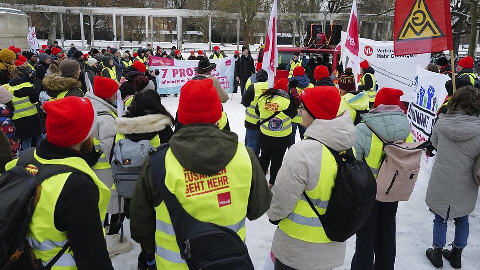 Die Gewerkschaft Verdi hat am kommenden Dienstag zu einem bundesweiten Warnstreik aufgerufen. (Symbolfoto)