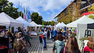Zum sechsten Mal fand der Markt auf dem Gelände des Technologie- und Gründerzentrums am Hafen statt. 90 Aussteller boten ihre selbstgemachten Waren an.