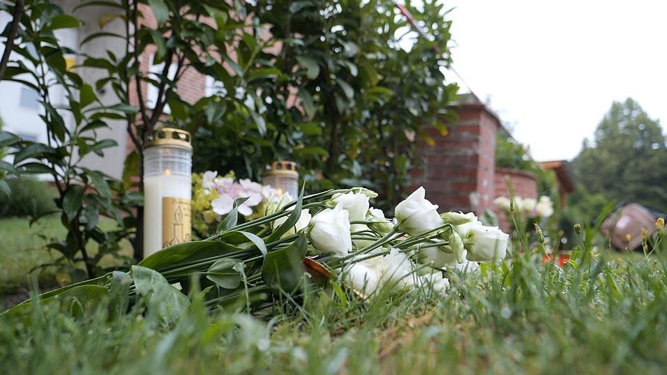 Nach der Gewalttat von Stade ist die Trauer gro&szlig;.