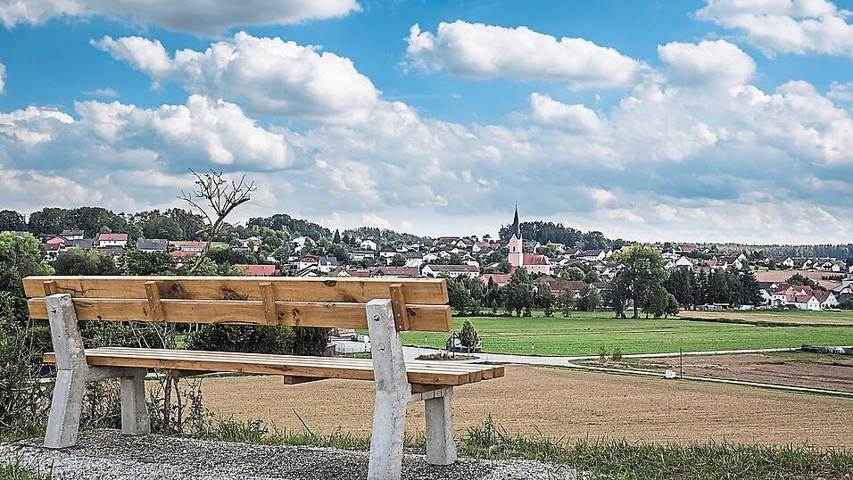 In die Heimat schauen und den Gedanken freien Lauf lassen, das verbinden viele Leser mit dem Lieblingsplatzerl - so auch Hubert Aumeier.