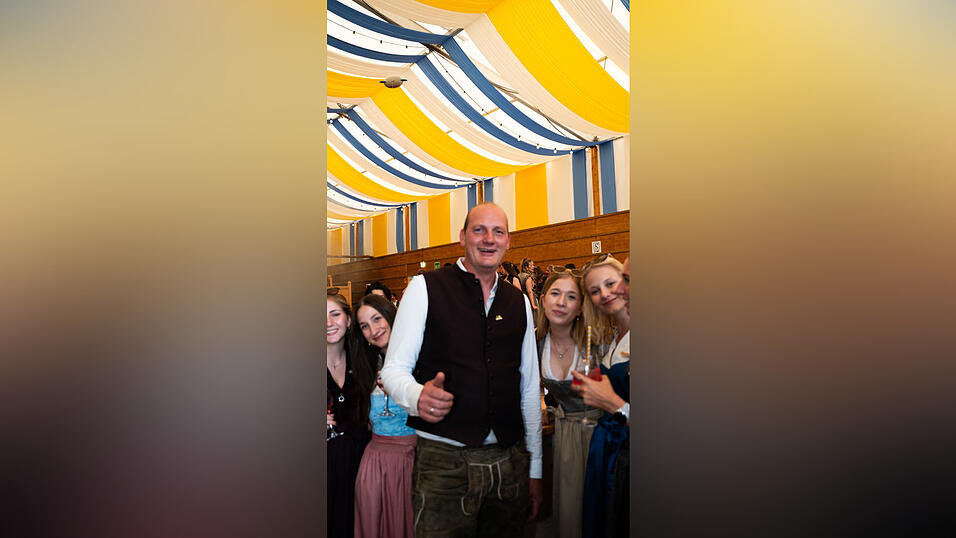 Die Partybilder vom Freitag, 14. August, aus dem Festzelt Reisinger. Die Partybilder vom Freitag, 14. August, aus dem Festzelt Reisinger.