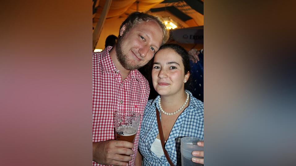Auch am Freitag war super Stimmung am Ergoldinger Volksfest. Auch am Freitag war super Stimmung am Ergoldinger Volksfest.