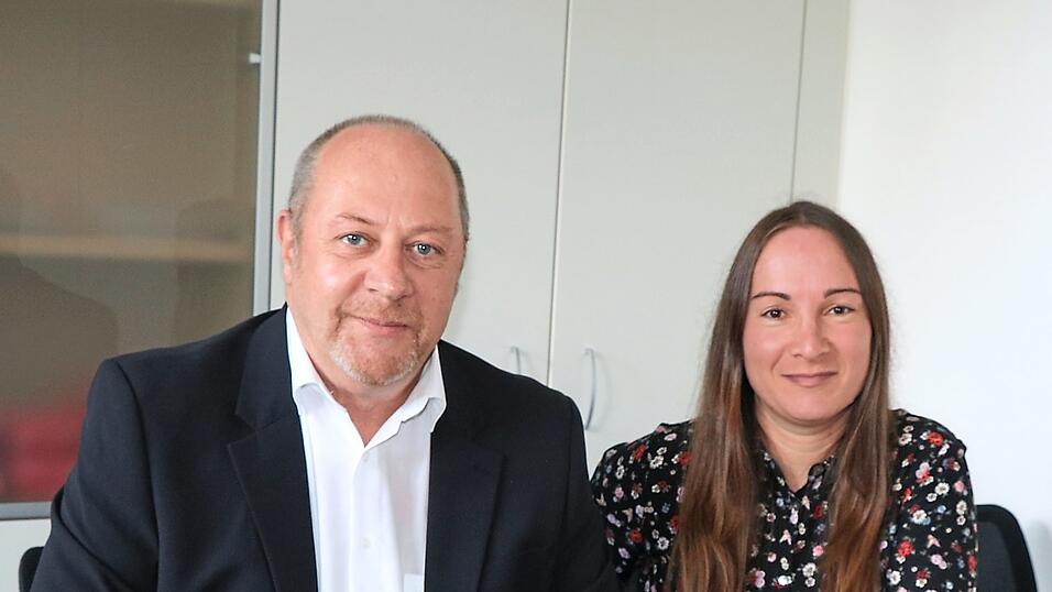 Haben die Weichen fürs Schuljahr 2025/26 an der Realschule gut gestellt: Schulleiter Josef Mühlbauer und Konrektorin Julia Firsching. Haben die Weichen fürs Schuljahr 2025/26 an der Realschule gut gestellt: Schulleiter Josef Mühlbauer und Konrektorin Julia Firsching.