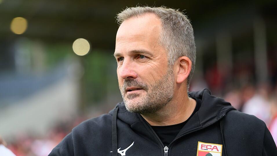 Augsburgs Trainer Baum bekam in Cottbus wichtige Erkenntnisse. Augsburgs Trainer Baum bekam in Cottbus wichtige Erkenntnisse.