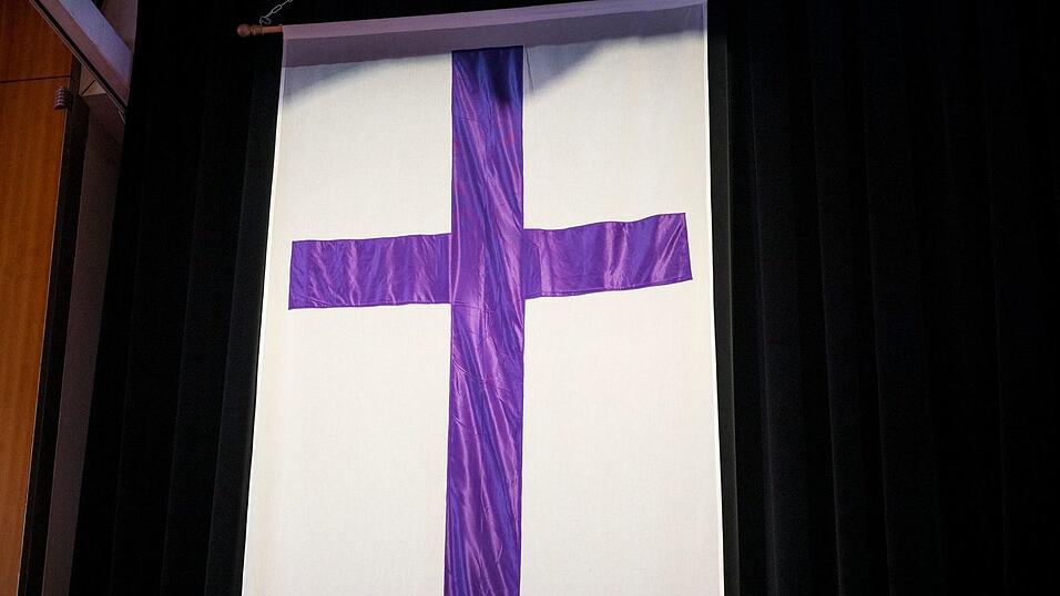 Erst seit 50 Jahren gibt es in der evangelischen Kirche in Bayern Pfarrerinnen. (Symbolbild) Erst seit 50 Jahren gibt es in der evangelischen Kirche in Bayern Pfarrerinnen. (Symbolbild)