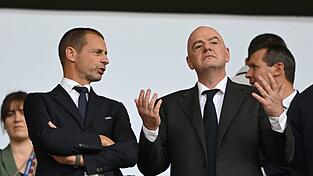 Der Machtkampf der UEFA gegen FIFA-Boss Infantino geht auf juristischem Weg weiter. (Archivbild)
