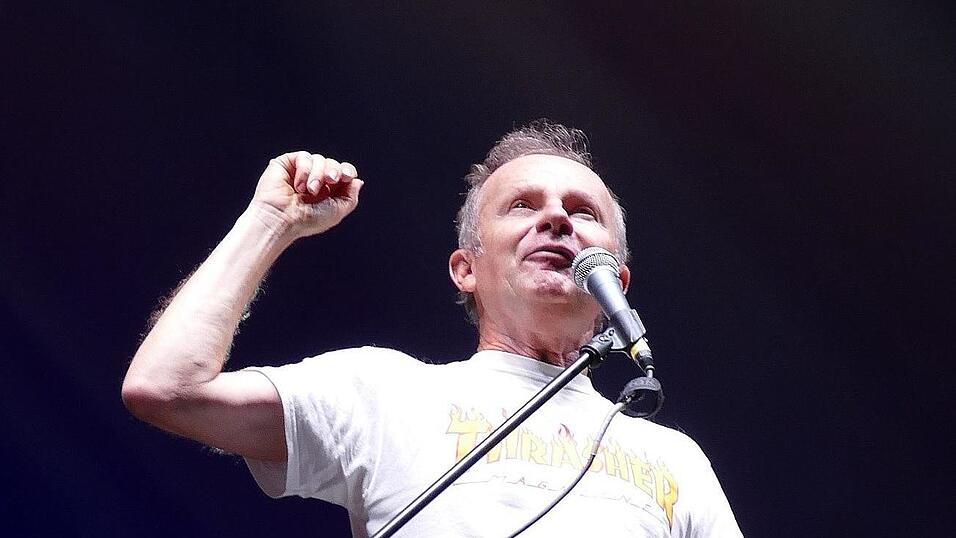 Willy Astor, das Pubertier, dessen Genie die Welt aushalten muss. Willy Astor, das Pubertier, dessen Genie die Welt aushalten muss.