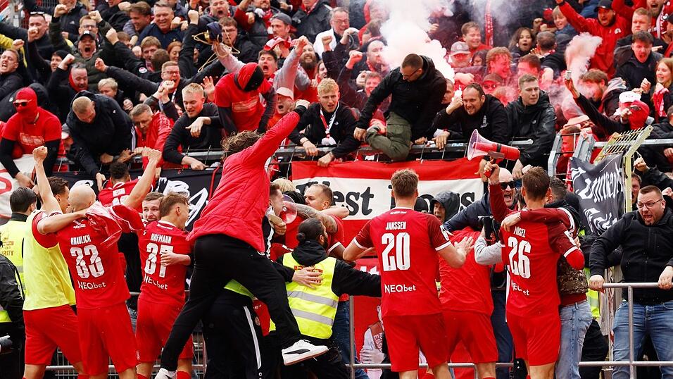 Essener Jubel nach dem Siegtreffer in der Nachspielzeit in Ulm am vergangenen Samstag. (Archivbild)