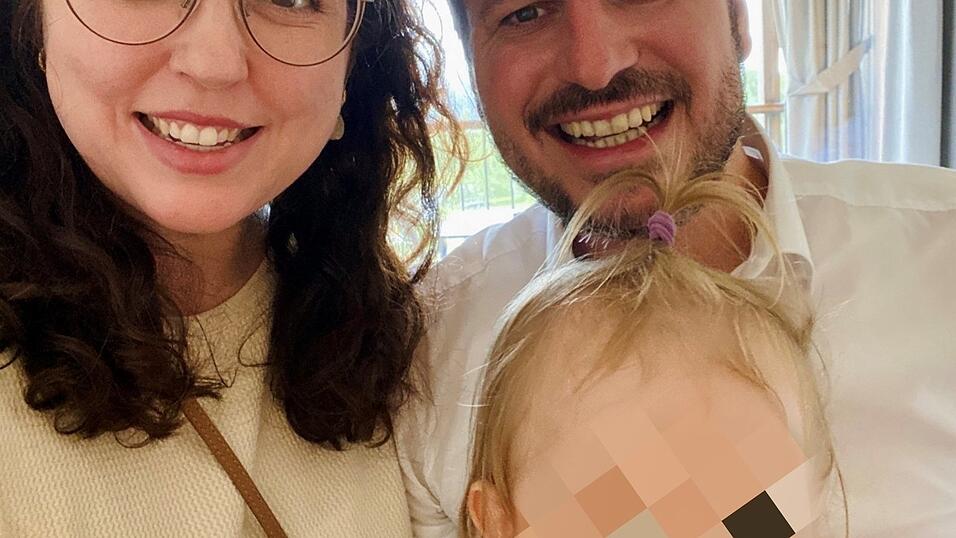 Matthias Kohlmayer mit Ehefrau Isabella und Tochter Ella.