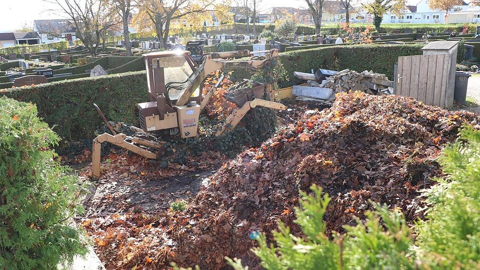 Das Grüngutlager findet sich aktuell mitten im Friedhof südlich des Leichenhauses und ist zu klein.