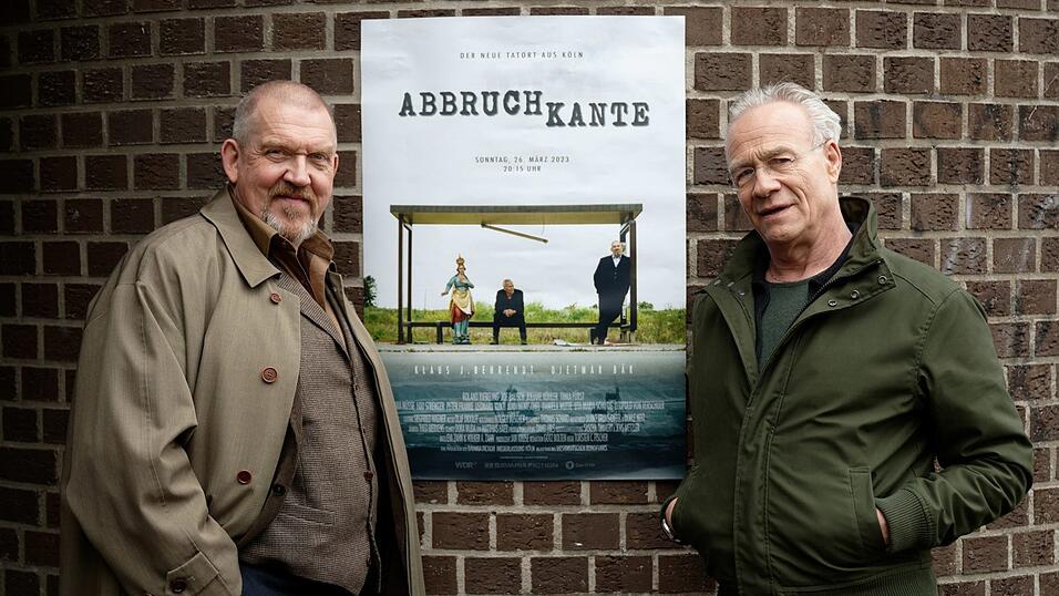 Die Schauspieler Klaus J.Behrend (l) und Dietmar Bär (r) bei den Dreharbeiten zum neuen 'Tatort'.