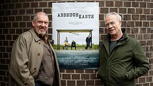 Die Schauspieler Klaus J.Behrend (l) und Dietmar Bär (r) bei den Dreharbeiten zum neuen 'Tatort'. Die Schauspieler Klaus J.Behrend (l) und Dietmar Bär (r) bei den Dreharbeiten zum neuen 'Tatort'.