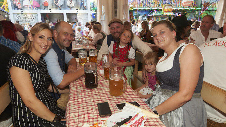 Die Partybilder vom Freitag, 15. August, aus dem Festzelt Lechner. Die Partybilder vom Freitag, 15. August, aus dem Festzelt Lechner.