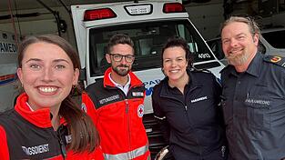 Kristina Voith und Stefan Dums bekamen eine Woche lang viele spannende Einblicke ins kanadische Rettungsdienstsystem. Die Kollegen, so erlebten es die beiden BRK-Mitarbeiter, seien in allen Situationen unglaublich freundlich gewesenund hätten ihren Gästen aus Deutschland gerne etwas gezeigt. Kristina Voith und Stefan Dums bekamen eine Woche lang viele spannende Einblicke ins kanadische Rettungsdienstsystem. Die Kollegen, so erlebten es die beiden BRK-Mitarbeiter, seien in allen Situationen unglaublich freundlich gewesenund hätten ihren Gästen aus Deutschland gerne etwas gezeigt.