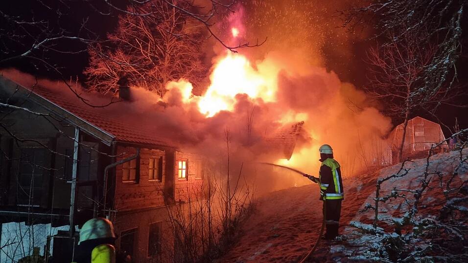 In der Gemeinde Konzell ist Montagabend ein Haus abgebrannt. In der Gemeinde Konzell ist Montagabend ein Haus abgebrannt.
