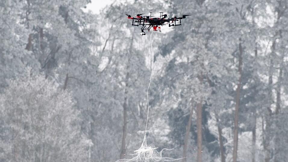Bayerns Bereitschaftspolizei hat den Auftrag, ein Drohnenkompetenz- und Abwehrzentrum einzurichten. (Symbolbild) Bayerns Bereitschaftspolizei hat den Auftrag, ein Drohnenkompetenz- und Abwehrzentrum einzurichten. (Symbolbild)