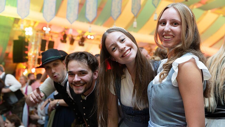 Die Partybilder vom Freitag, 7. August, aus dem Festzelt Wenisch. Die Partybilder vom Freitag, 7. August, aus dem Festzelt Wenisch.