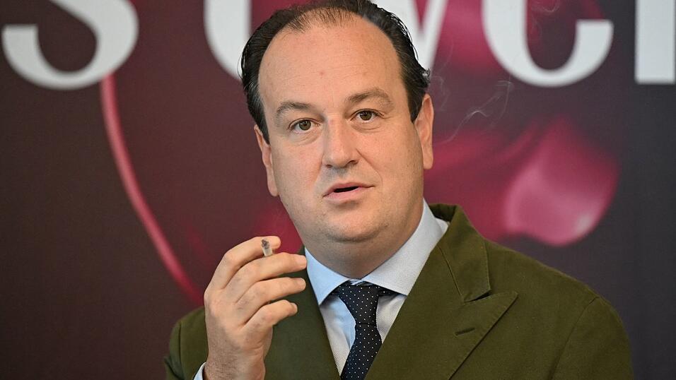 Tabaklobbyist Maximilian van Ackeren ist ver&auml;rgert &uuml;ber den Fehler des Bundesfinanzministeriums.