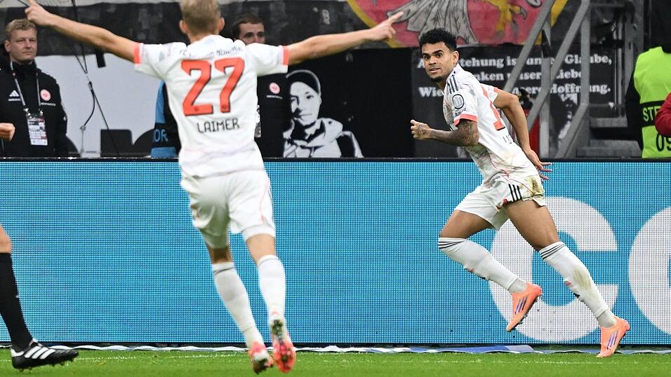 Brachte den FC Bayern früh auf die Siegerstraße: Luis Díaz (r).