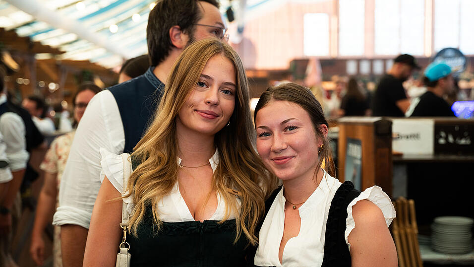 Die Partybilder vom Freitag, 14. August, aus dem Festzelt Wenisch. Die Partybilder vom Freitag, 14. August, aus dem Festzelt Wenisch.