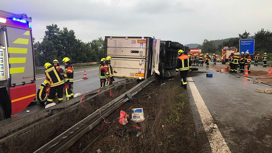 Auf der A93 zwischen Ponholz und Regenstauf hat sich am Mittwochabend ein Unfall ereignet.