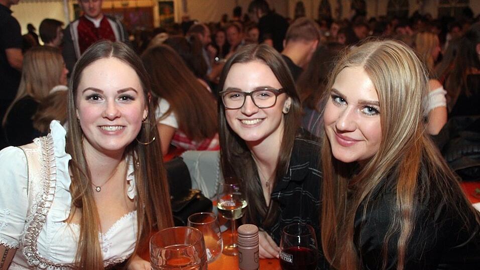 Die besten Bilder vom Wein- und Wei&szlig;bierfest des Burschenvereins Arth und der M&auml;dchengruppe.