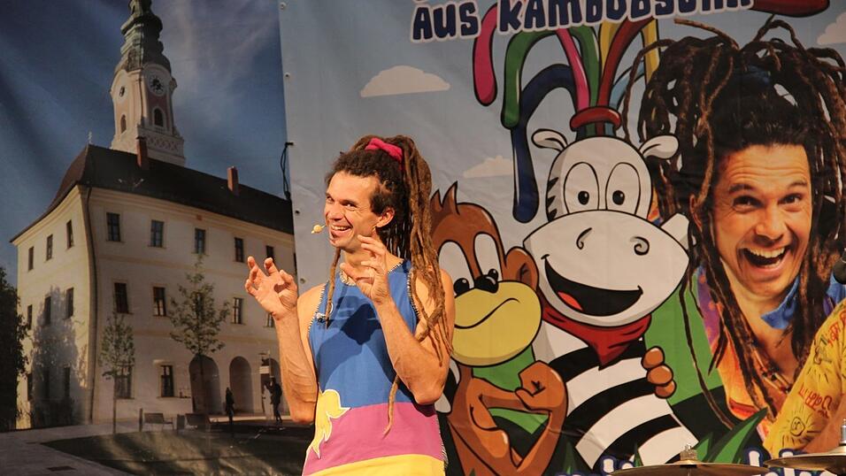 Die Kinder hatten viel Spaß mit Rodscha aus Kambodscha und Tom Palme.