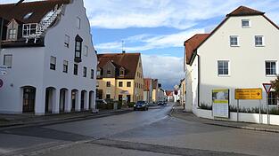 Die Obere Hauptstra&szlig;e ist der letzte Abschnitt bei der Neugestaltung der Ortsmagistrale. Der Bund beteiligt sich mit rund zweieinhalb Millionen Euro aus Mitteln der St&auml;dtebauf&ouml;rderung an diesem Projekt, die im laufenden Haushalt des Marktes Au bereits fest eingeplant sind.