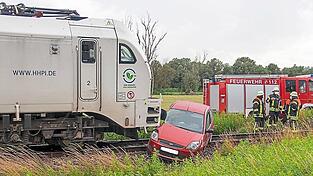 Bahnunfall 2021 in Seebach: Glück im Unglück hatte damals eine 85-Jährige, die eine herannahende Lok übersah und mit ihrem Auto 60 Meter weit mitgeschleift wurde. Bahnunfall 2021 in Seebach: Glück im Unglück hatte damals eine 85-Jährige, die eine herannahende Lok übersah und mit ihrem Auto 60 Meter weit mitgeschleift wurde.