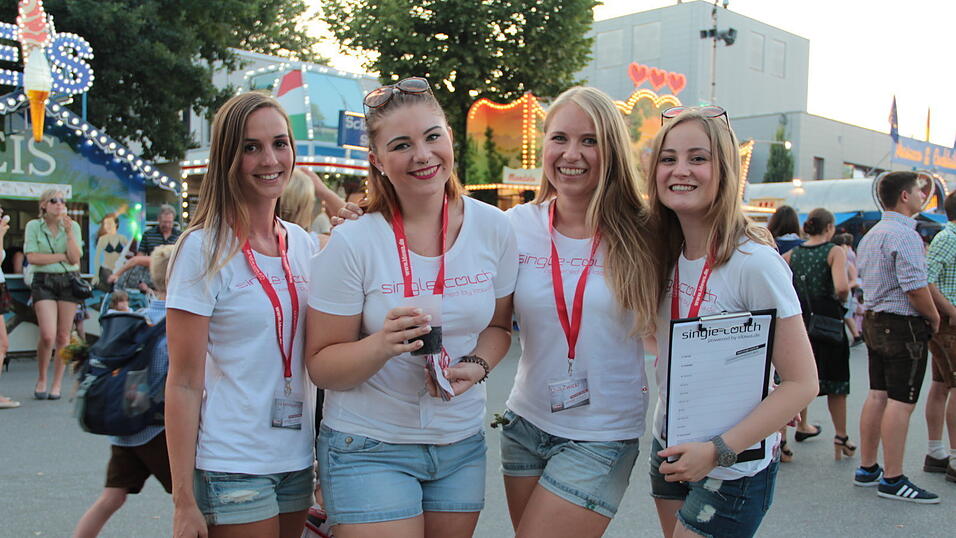 Schnappsch&uuml;sse von der Single-Couch(Foto: Paul Przybilla)