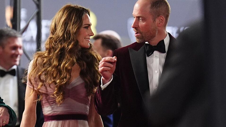 Kate und William zeigten sich ebenso bei der Verleihung.