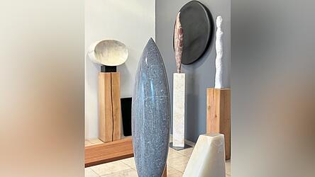 Verschiedene Skulpturen von Bildhauer Alfred Kainz. Auch er &ouml;ffnet seine Ausstellungsr&auml;ume am Sonntag in Pfaffenberg.
