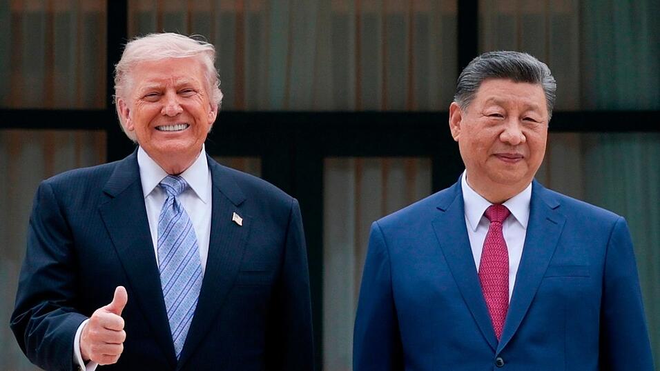 Beim Besuch in Peking lobte Trump Xi. (Archivbild) Beim Besuch in Peking lobte Trump Xi. (Archivbild)
