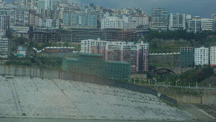 Imke und Andy fahren auf dem längsten Fluss Chinas, dem Jangtse. Imke und Andy fahren auf dem längsten Fluss Chinas, dem Jangtse.
