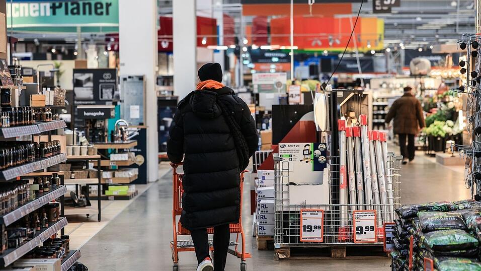 Viele Verbraucher kaufen Baumarktprodukte nicht mehr im Baumarkt, sondern in anderen Gesch&auml;ften.